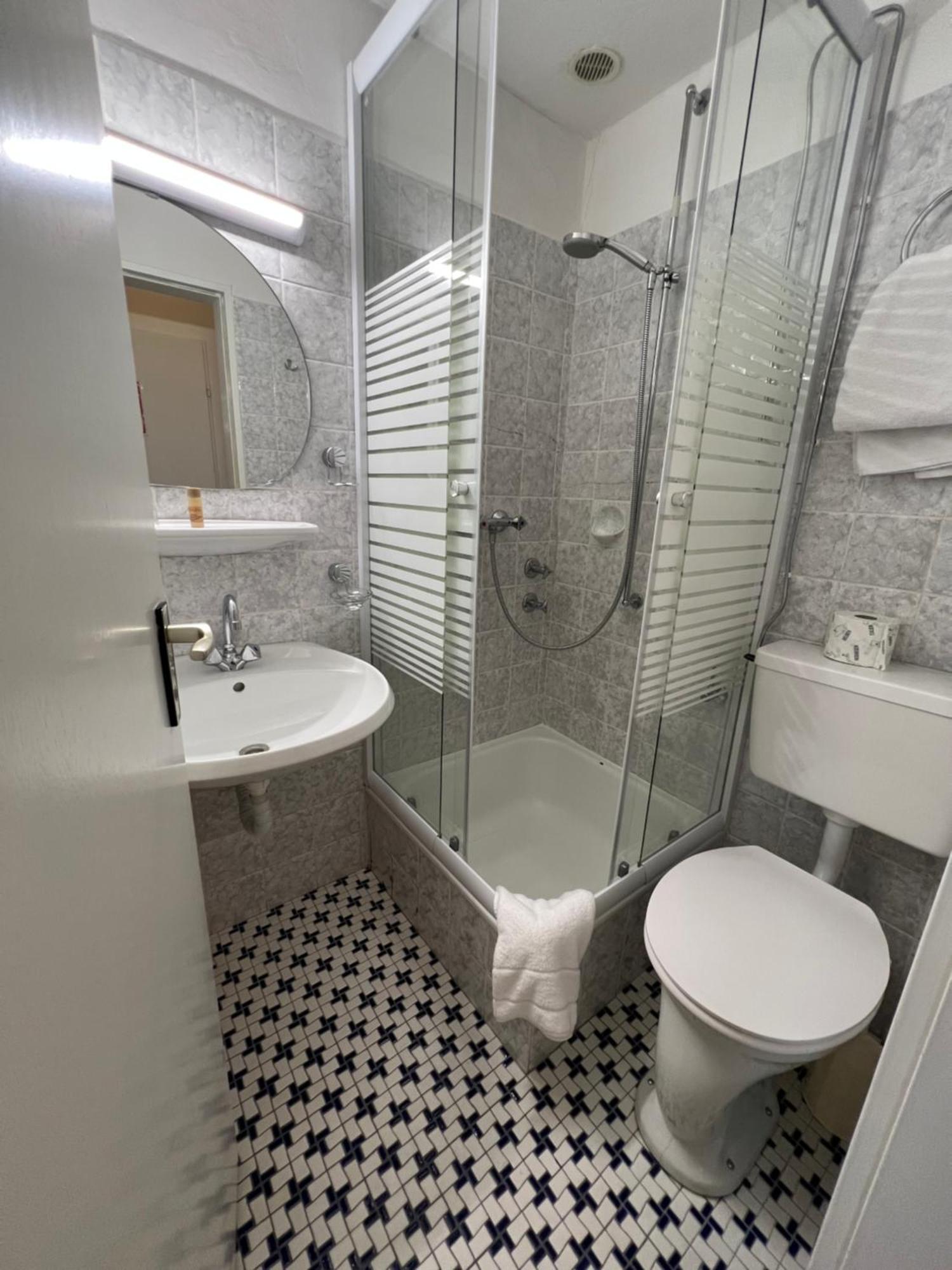Hotel St. Georg Ediger-Eller Bilik gambar